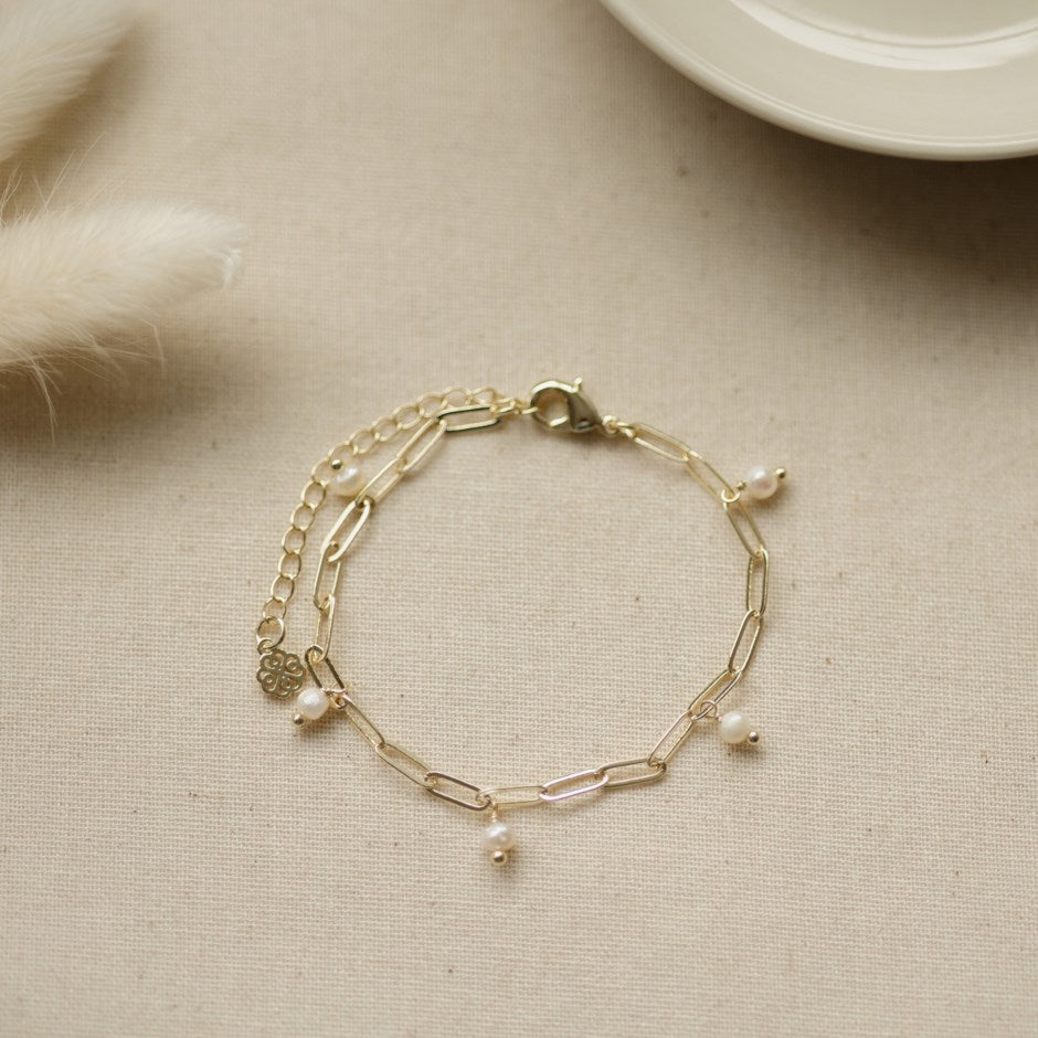 Beatrice Bracelet White Pearl