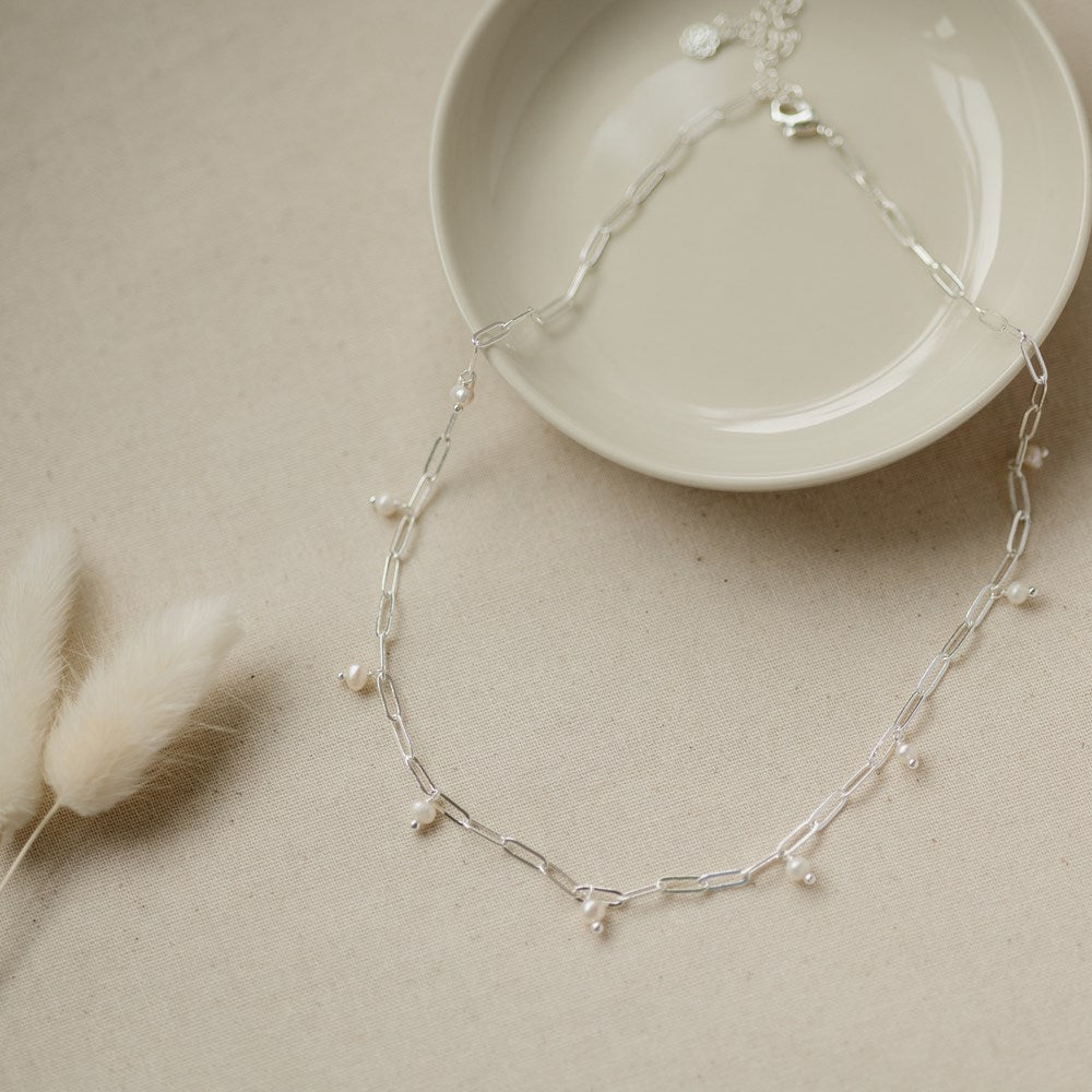 Beatrice Necklace White Pearl