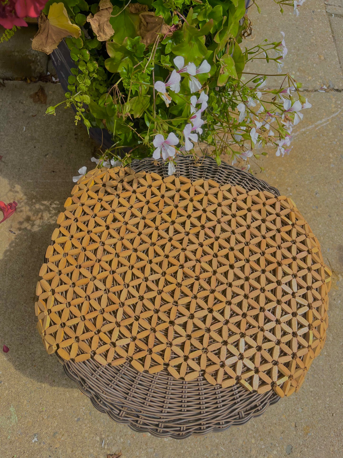 Daisy Bamboo Placemat Brown