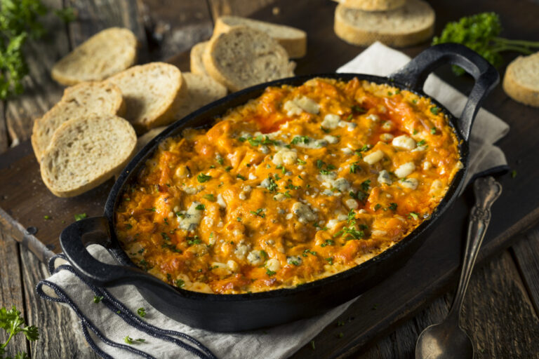 Spicy Buffalo Chicken Baked Dip
