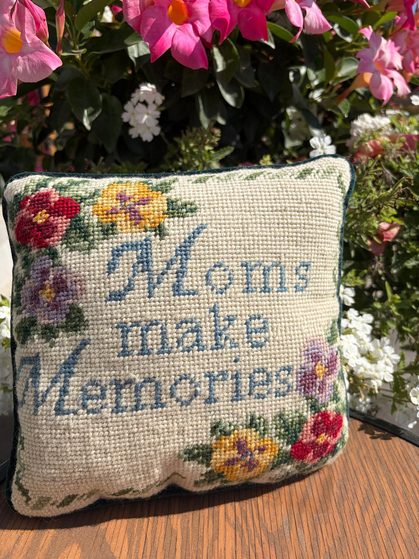 Vintage Mini Pillow : Moms Make Memories