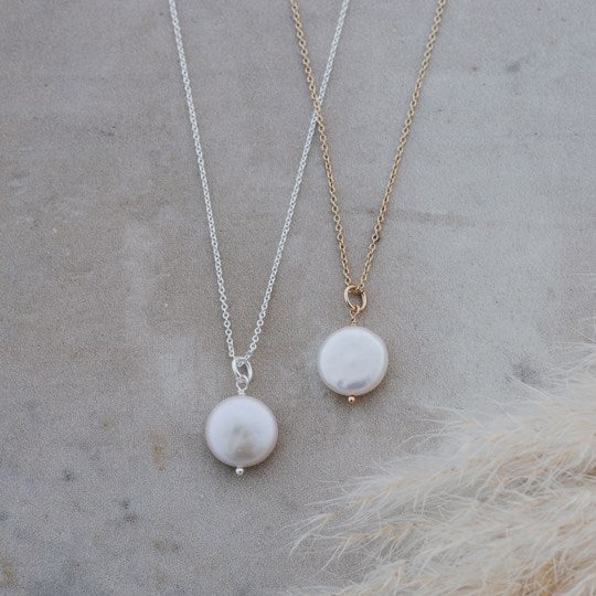 Liv Pearl Necklace