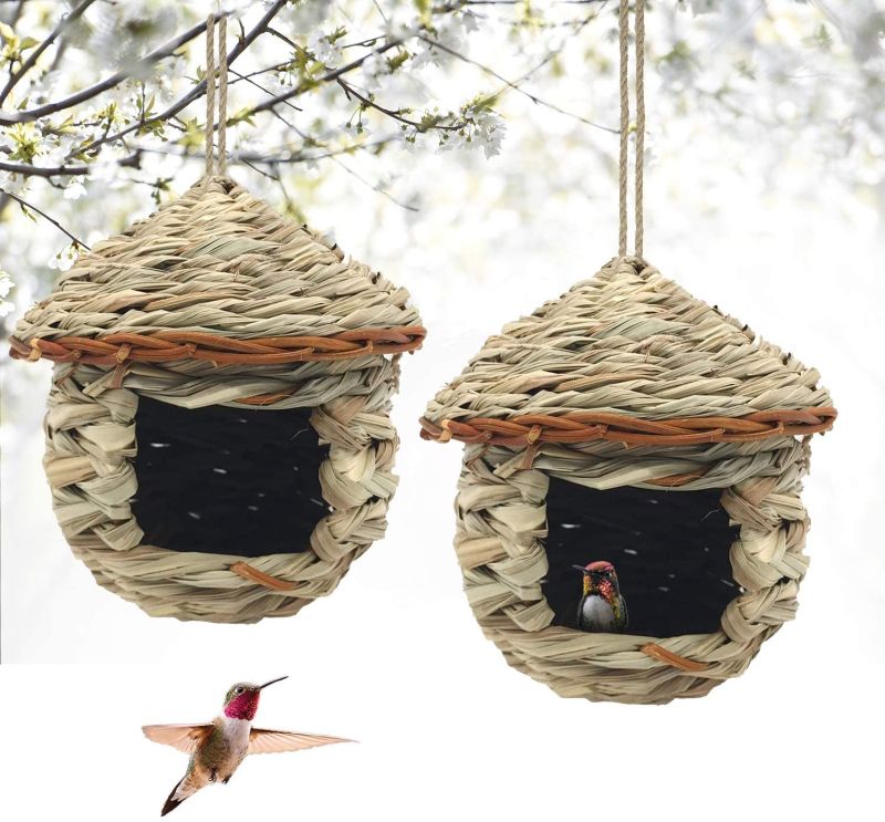 Grass Birdhouse Round