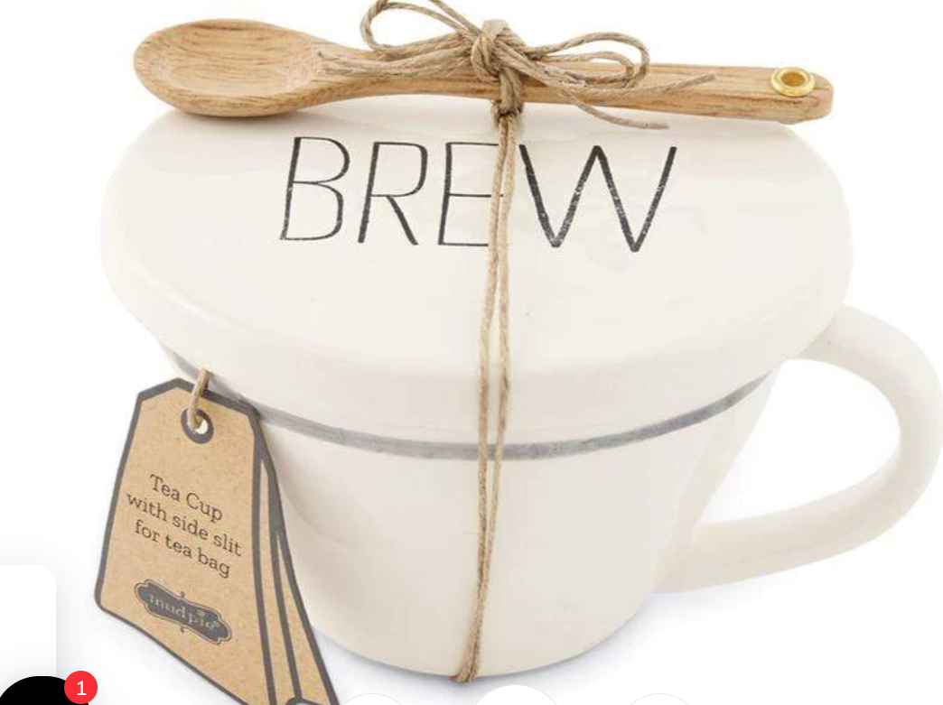 Lidded mug with wooden spoon