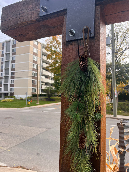 Teardrop Shaped Pine Swag