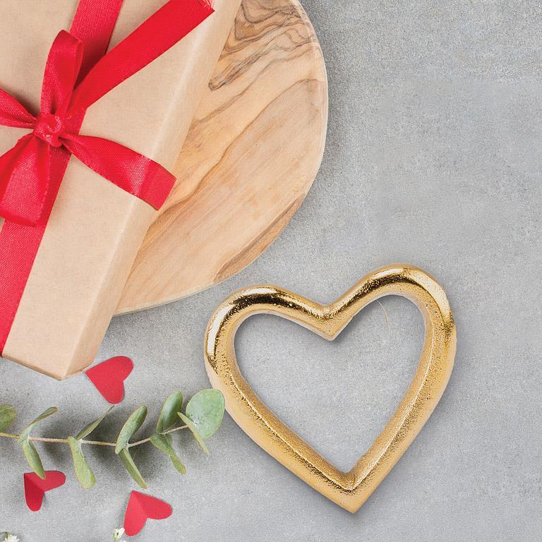 Chunky Gold Heart Decor