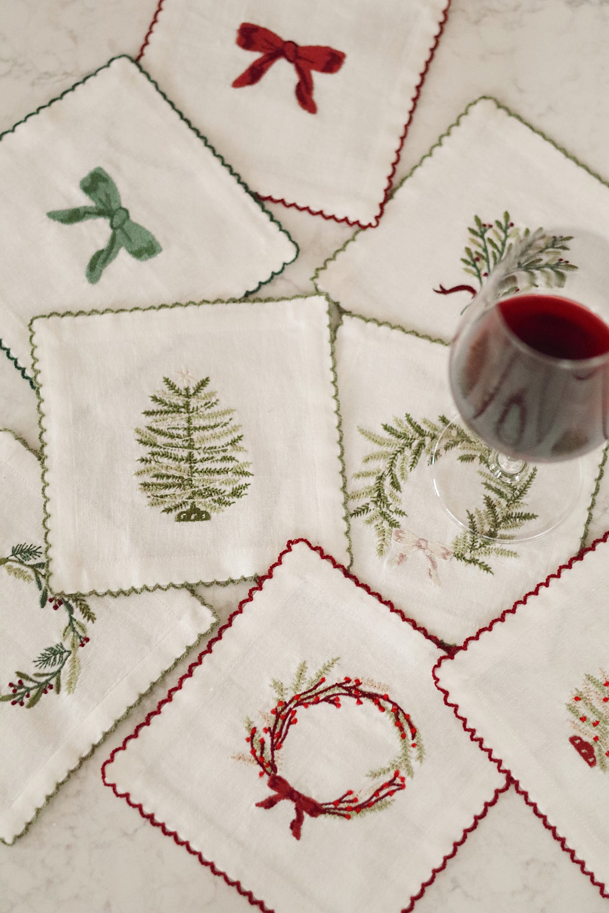 Embroidered Bows Cocktail Napkins Set 4