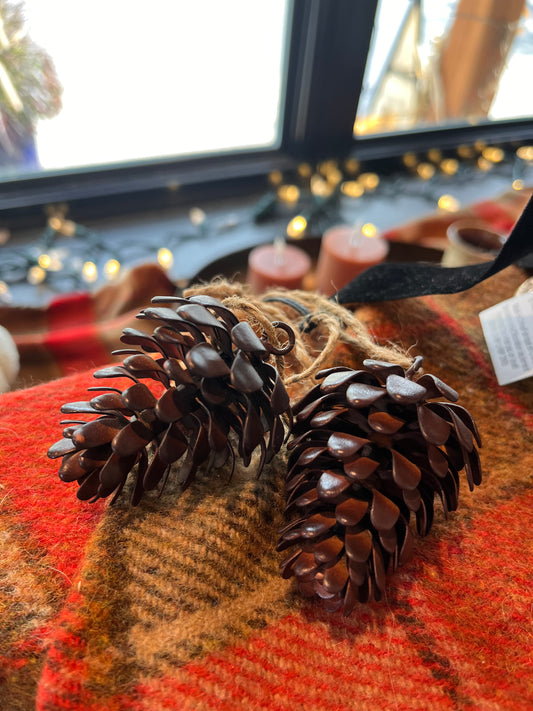 Iron Pinecone Decoration