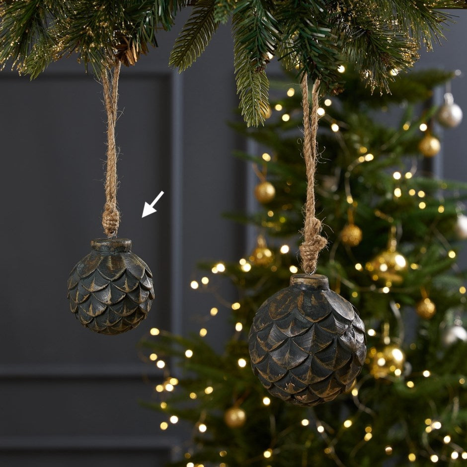 Cedar Ornament Black