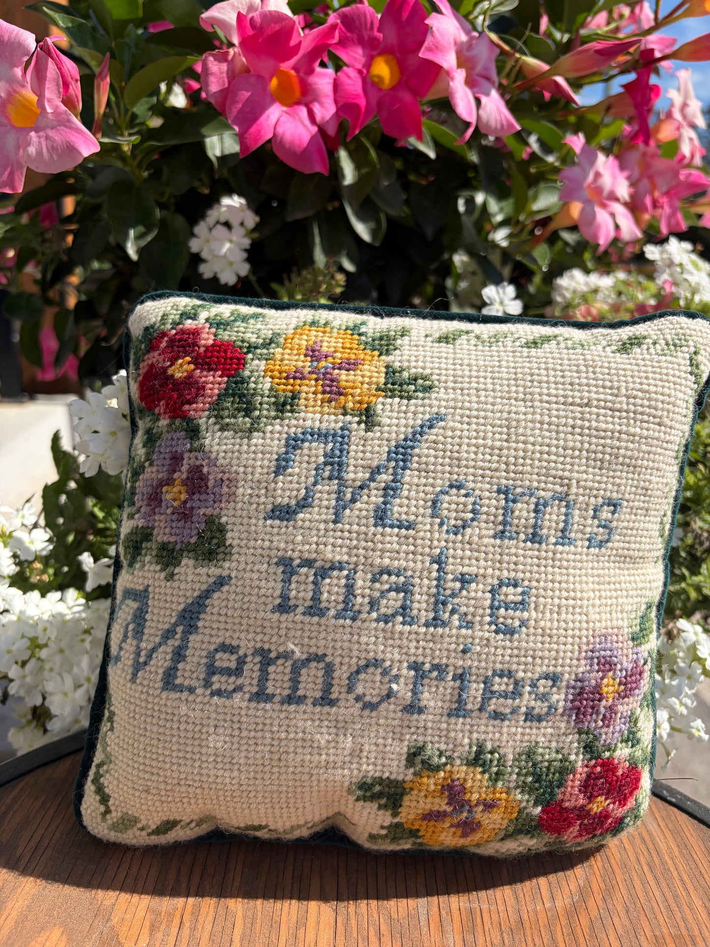 Vintage Mini Pillow : Moms Make Memories