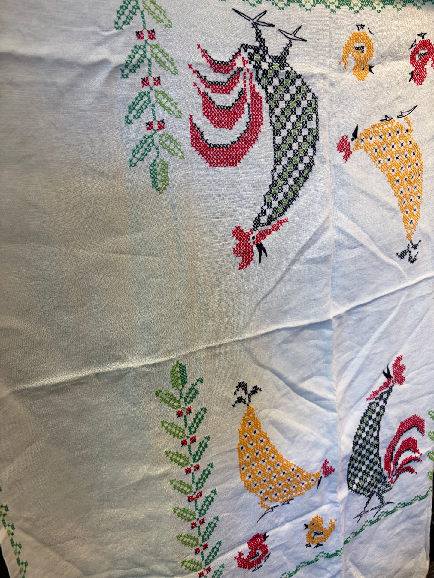 Vintage Rooster Stitched Table Cloth