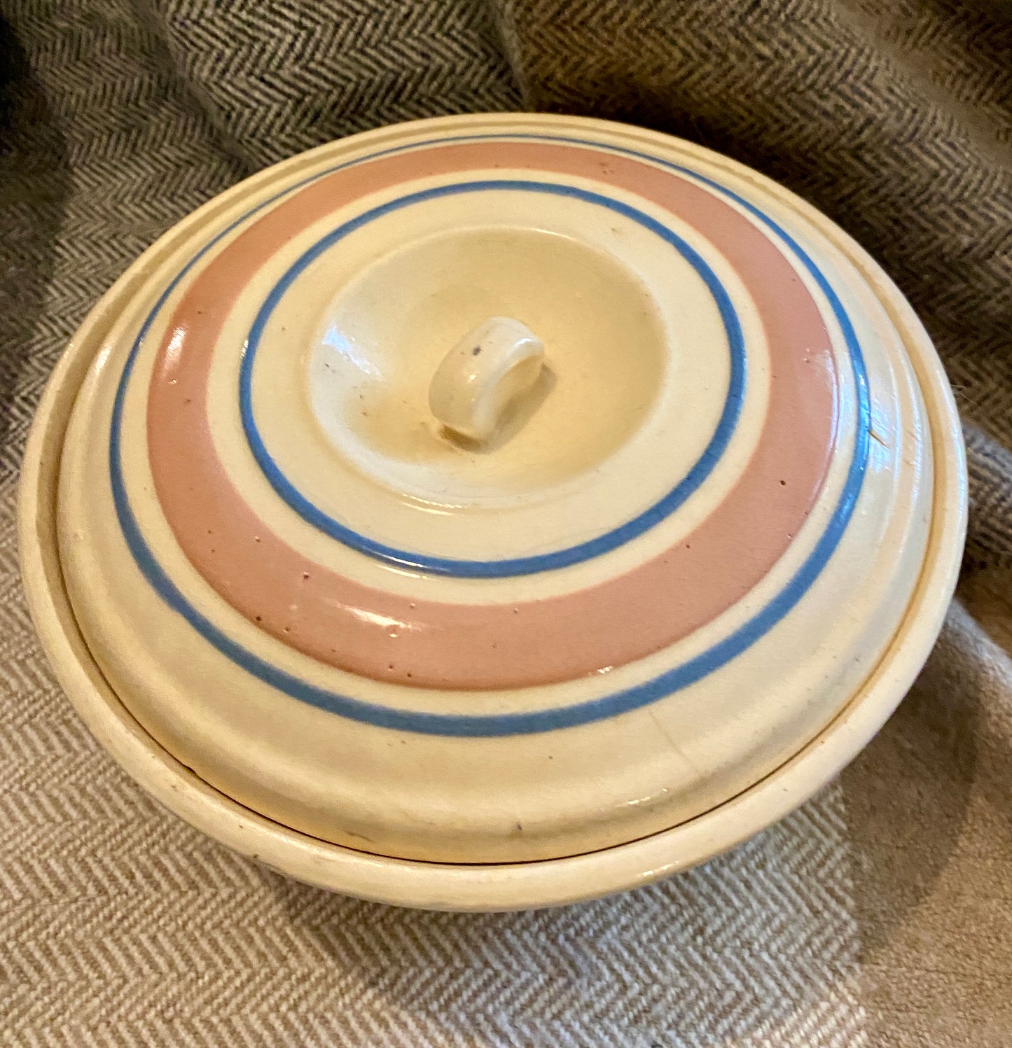 McCoy Beehive Ceramic Casserole Dish