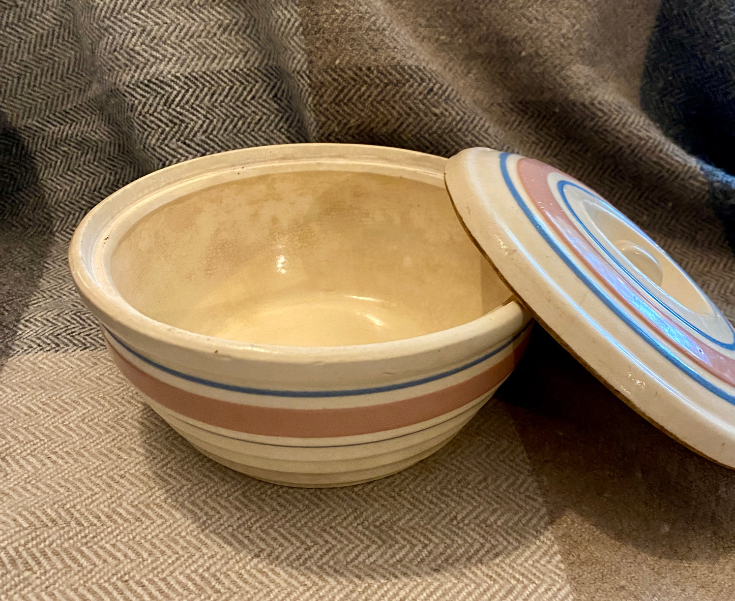 McCoy Beehive Ceramic Casserole Dish