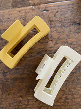 Load image into Gallery viewer, Large Hair Claws 4&quot;
