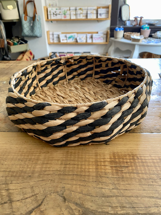 Black & Tan Round Basket