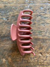 Load image into Gallery viewer, Large Hair Claws 4&quot;
