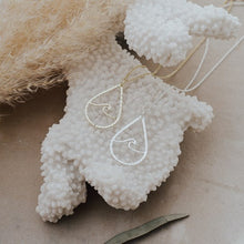 Load image into Gallery viewer, Long Beach Necklace
