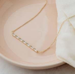Horizontal Poise Necklace, Glee