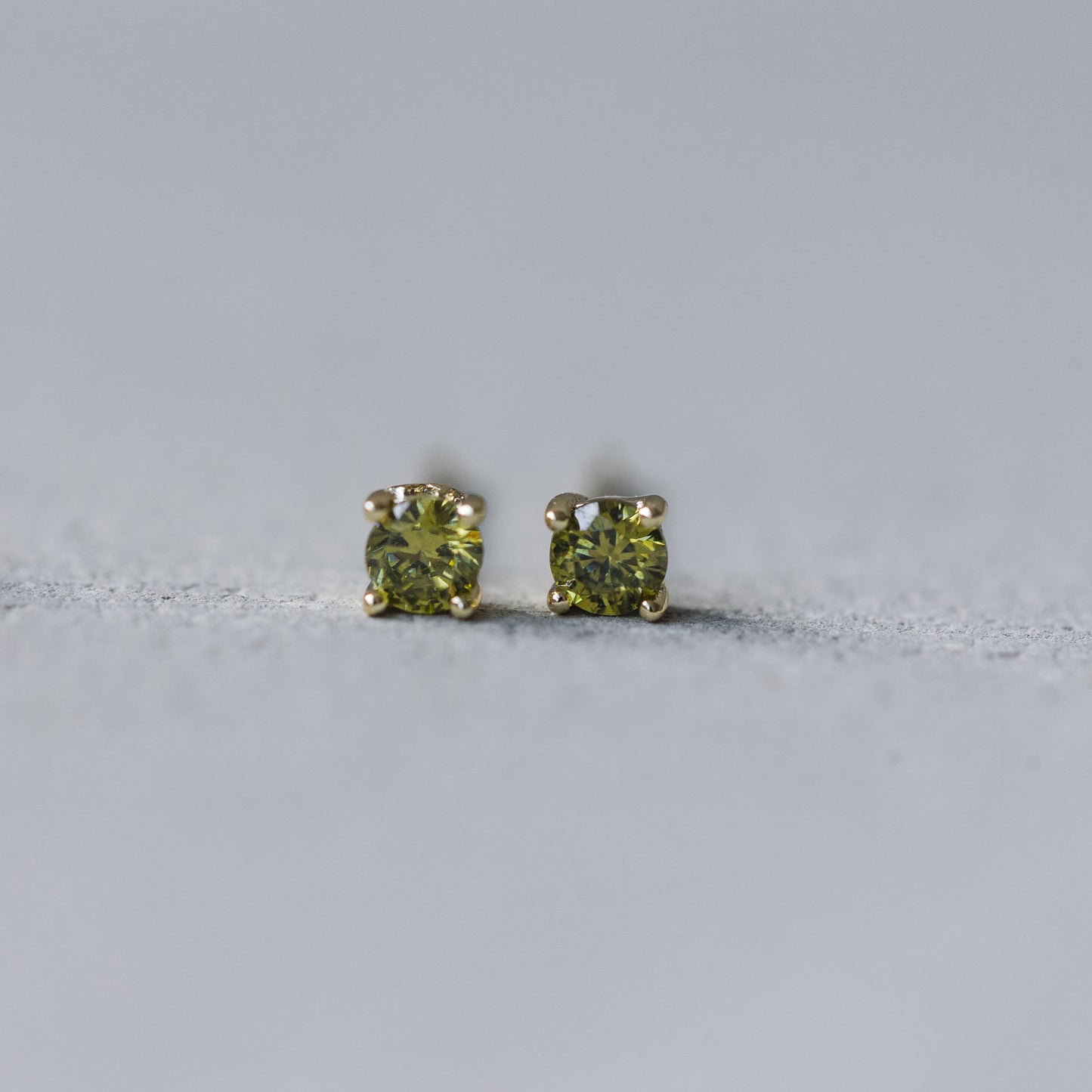 Shimmer Studs, Glee