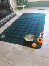 Load image into Gallery viewer, Dog Blankets - plaid
