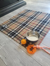 Load image into Gallery viewer, Dog Blankets - plaid
