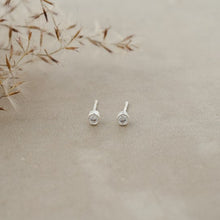 Load image into Gallery viewer, Wink Stud Earrings Glee
