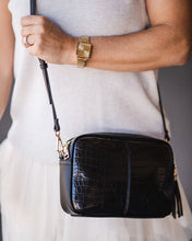 Load image into Gallery viewer, Holly Crossbody Purse

