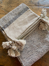 Load image into Gallery viewer, Cotton Throws

