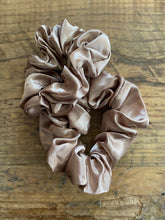 Load image into Gallery viewer, Light taupe satin scrunchy hair tie.
