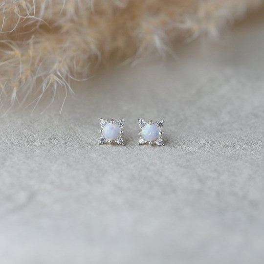 Aurora Studs Glee