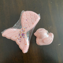 Load image into Gallery viewer, Novelty Bath Bombs - Fred and Alice
