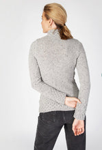 Load image into Gallery viewer, IrelandsEye Knitwear - Sweater Grey
